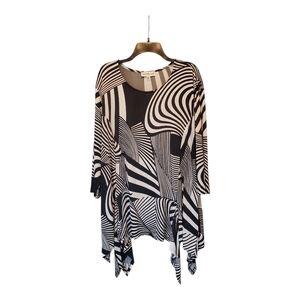🎆Southern Lady Black and White Geometric Top Size 2X